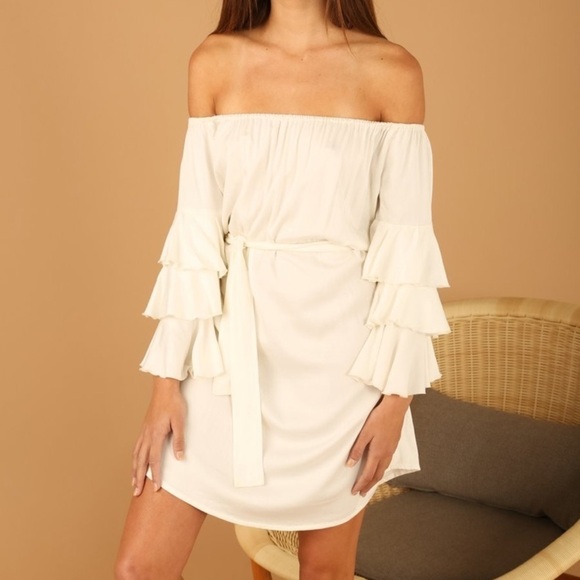 NWT Saint Mojavi Caprice Cream Off the Shoulder Ruffle Dress Size Medium - Picture 1 of 10